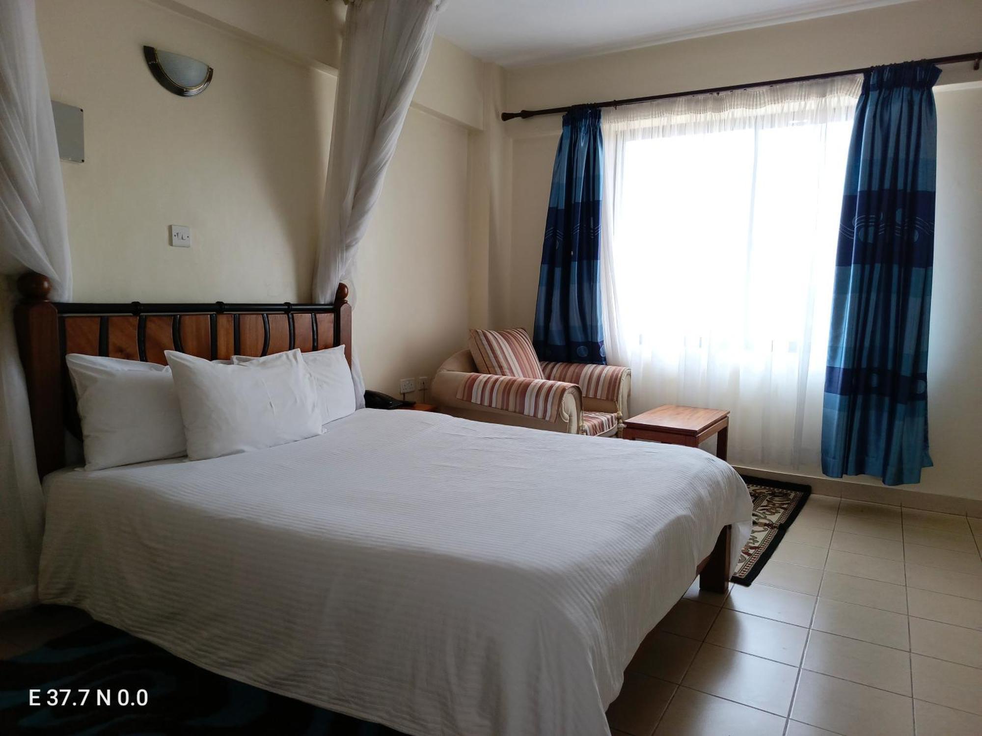 Meru Paramount Exterior photo