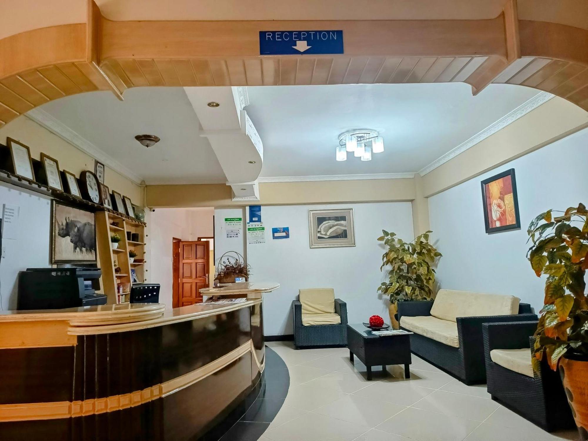 Meru Paramount Exterior photo